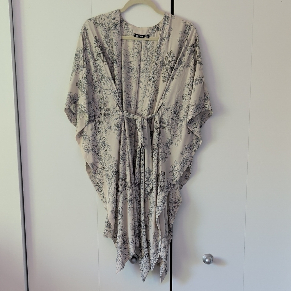 Tildon Cream and Black Beaded Floral Kimono